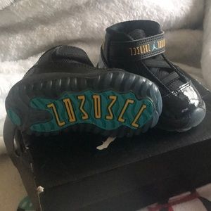 Jordan gamma 11s size 3